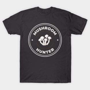 Mushroom hunter fungi foraging logo T-Shirt